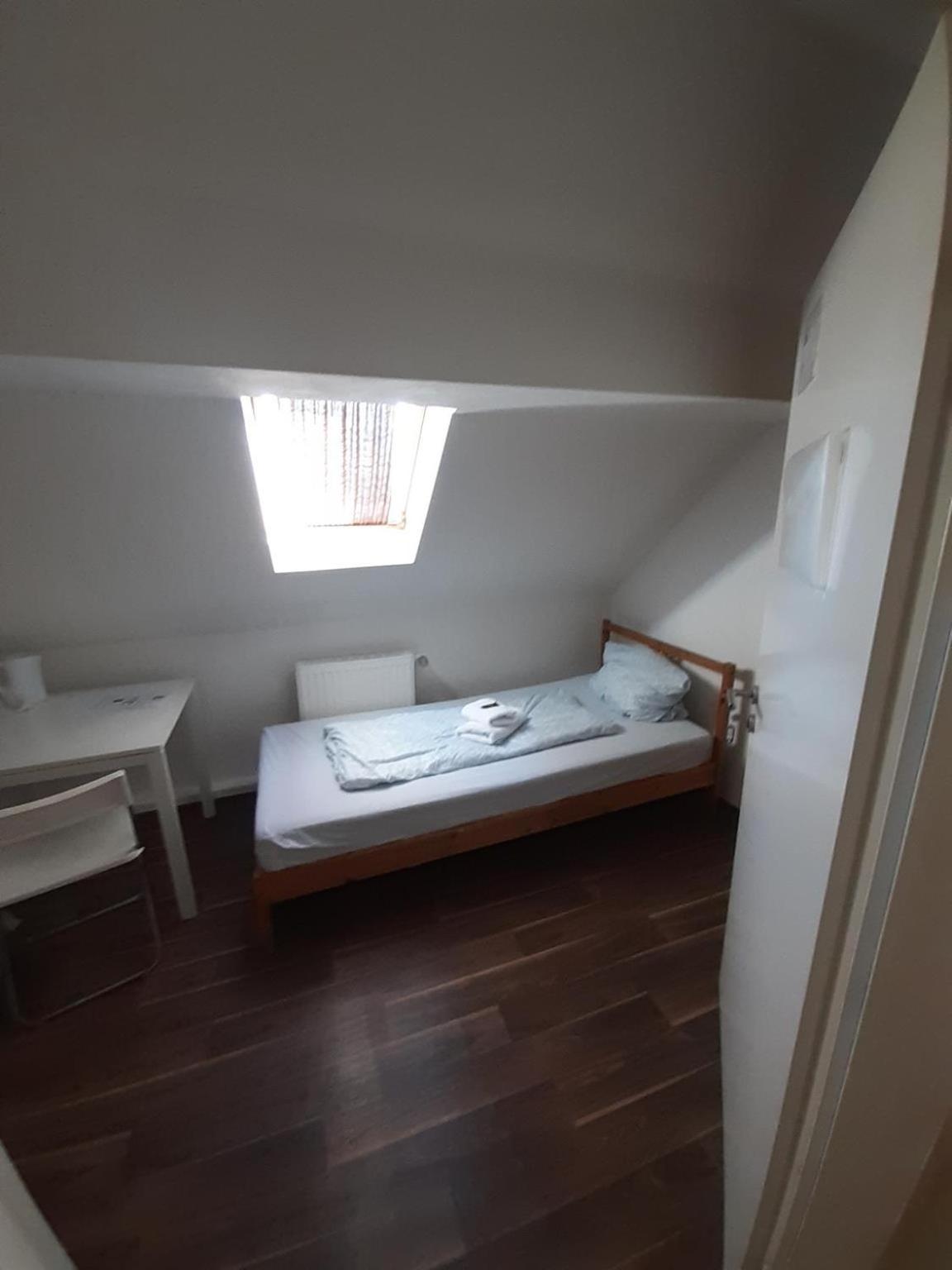 Hostel Budget Allach & Eve 168 *