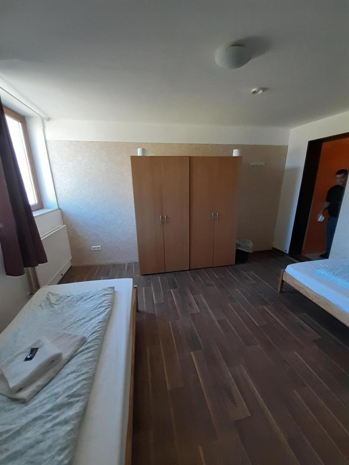 Hostel Budget Allach & Eve 168 München