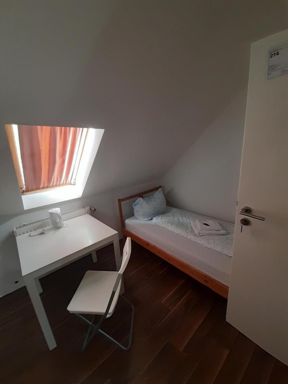 Ostello Budget Allach & Eve 168 *