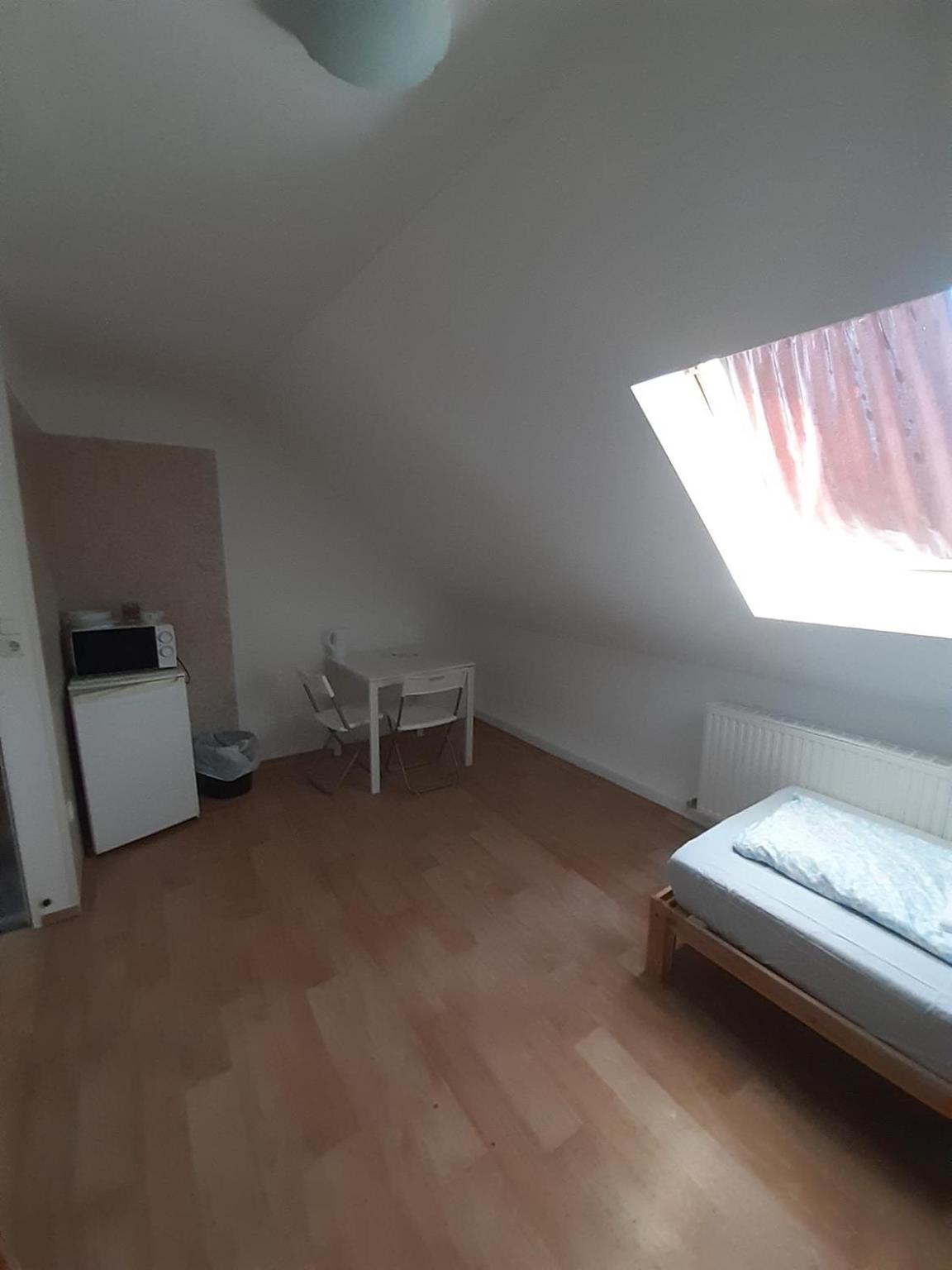 Budget Allach & Eve 168 * Monaco di Baviera