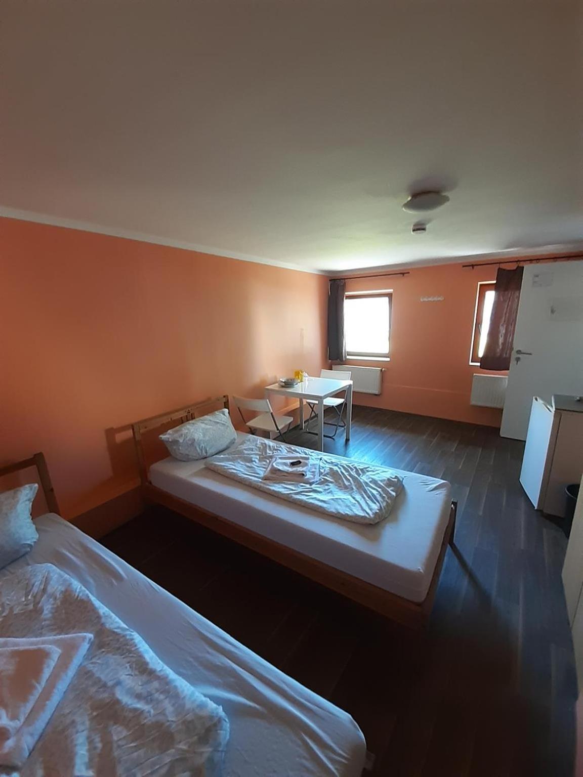 Budget Allach & Eve 168 Monaco di Baviera
